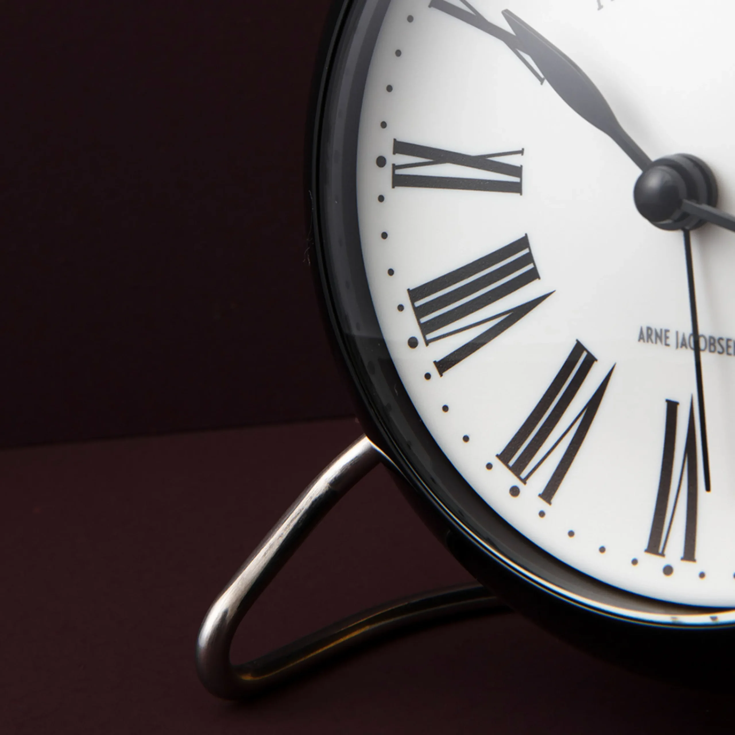 Arne Jacobsen Klokker Og Værstjanor*Clocks Roman Bordur Ø11 cm hvit/sort