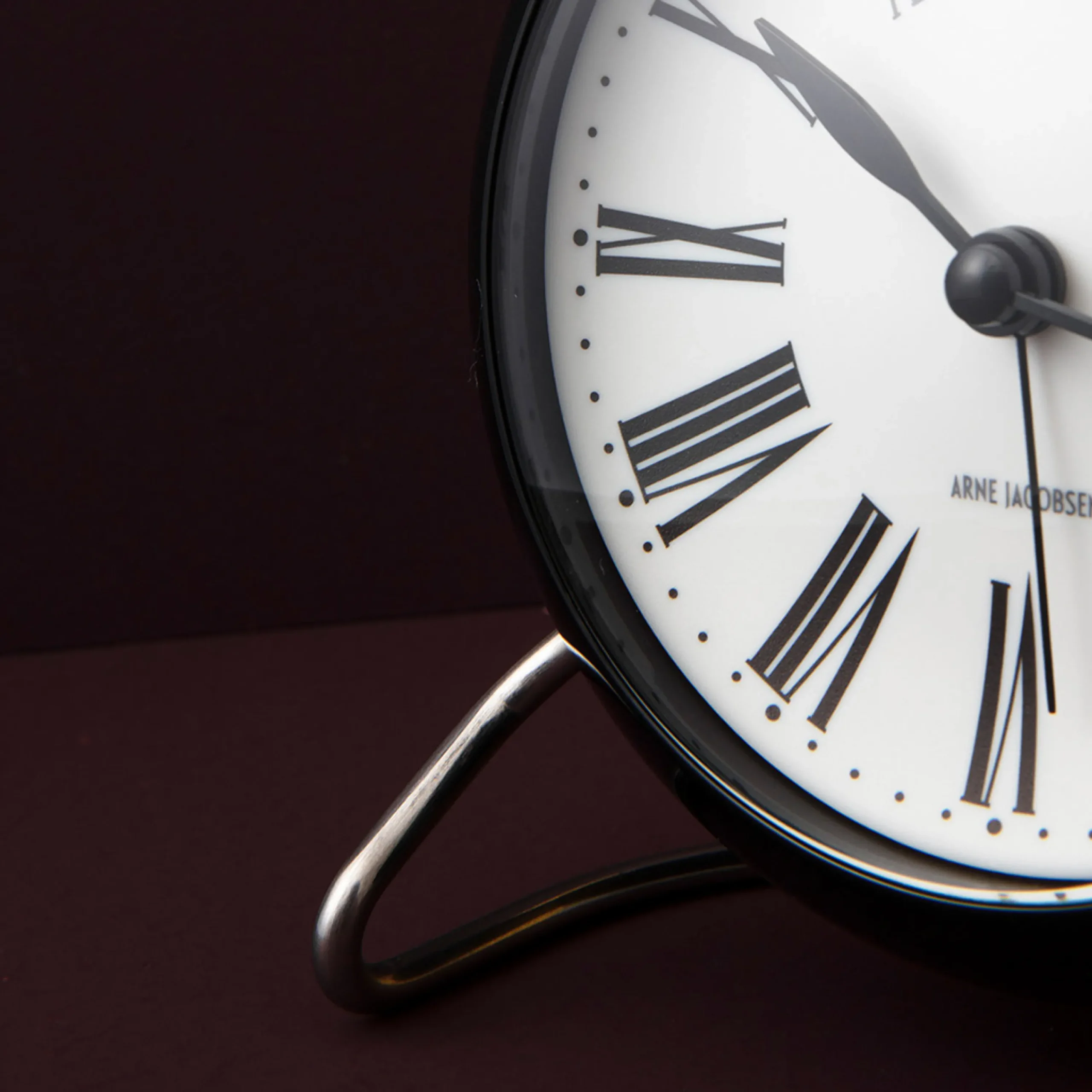 Arne Jacobsen Klokker Og Værstjanor*Clocks Roman Bordur Ø11 cm hvit/sort