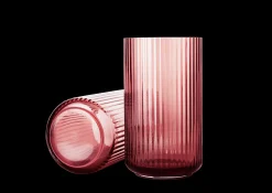 Lyngby Porcelæn Vaser Og Urtepotteskjulere*Lyngby Vase H25 burgundy munnblåst glass